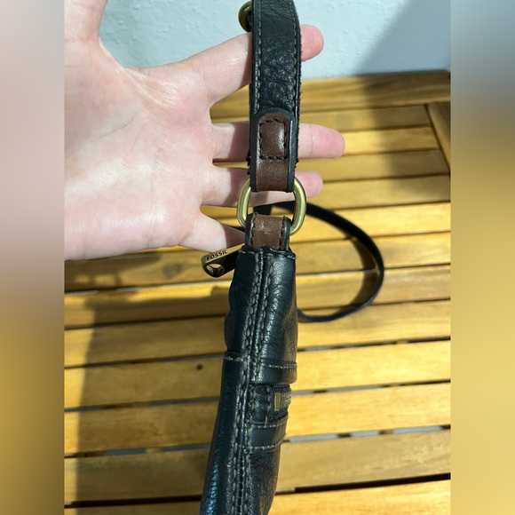 🖤FOSSIL leather crossbody bag black with brass hardware 🖤 - Picture 9 of 16